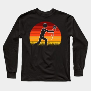 Travel back in time with beach volleyball - Retro Sunsets shirt featuring a player! Long Sleeve T-Shirt